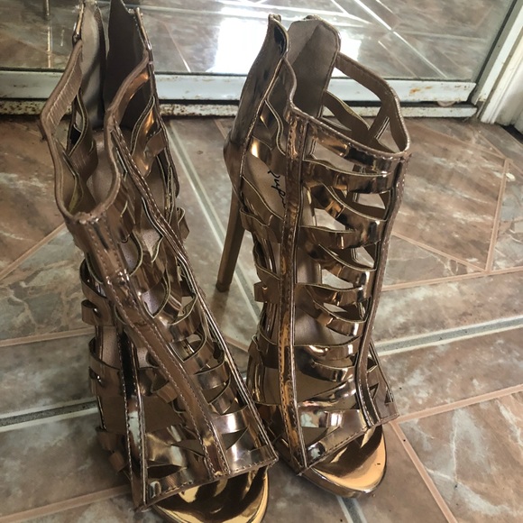 Gold rose heels - Picture 1 of 2